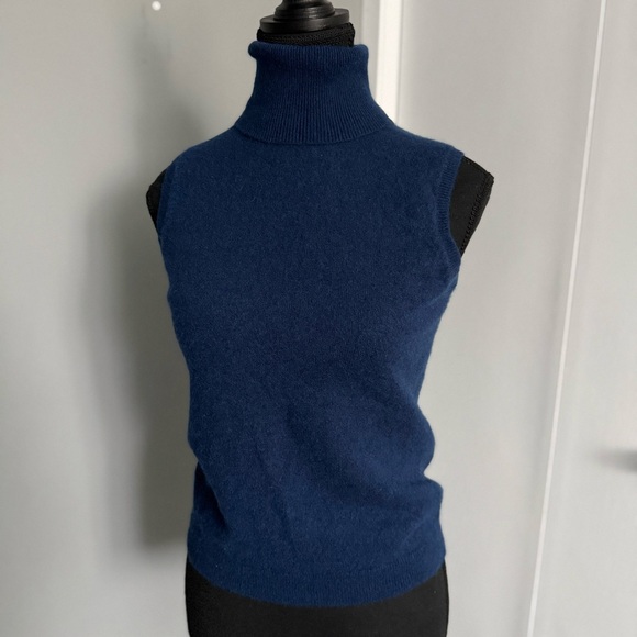 Lord & Taylor Sweaters - Lord & Taylor Cashmere Sleeveless Turtleneck Sweater, Sz M